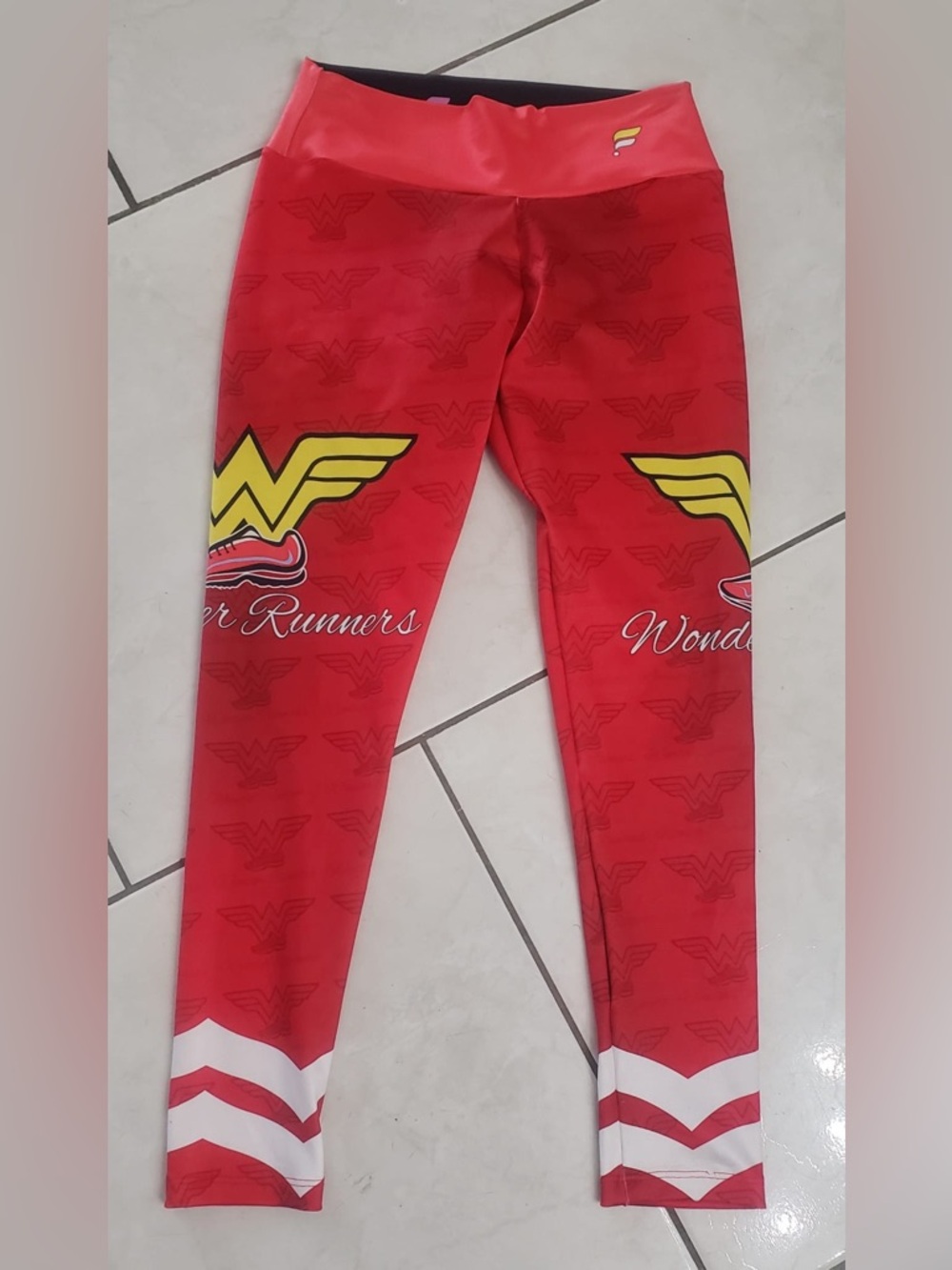 Wonder Runners Red Athletic Leggings for Women